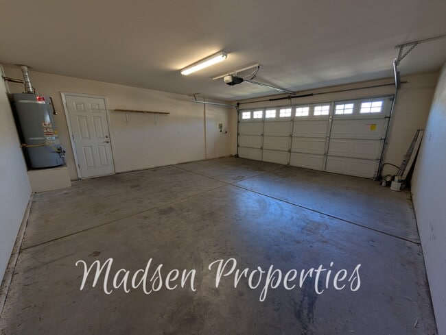 Building Photo - 2737 Manning Ave