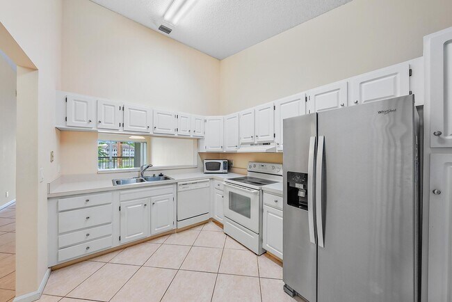 Building Photo - 216 Cypress Point Dr
