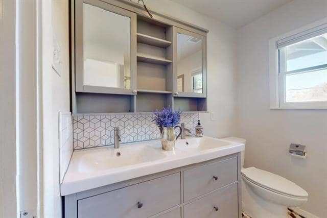 Building Photo - 3250 Binyon St