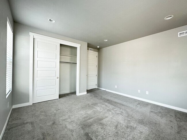 Building Photo - Amazing Home Available in the Heart of Highland UT!
