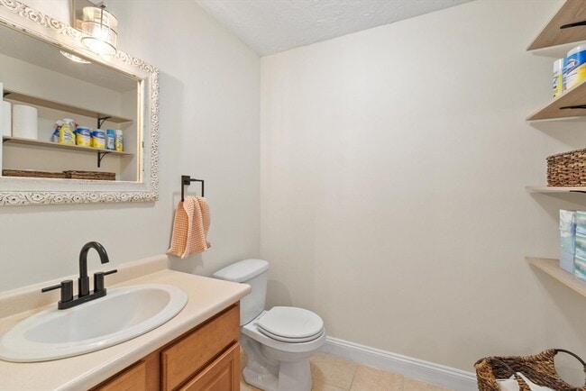 Building Photo - 270 Littleton Rd