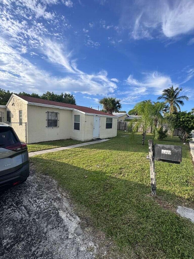 Building Photo - 3309 Avenue S