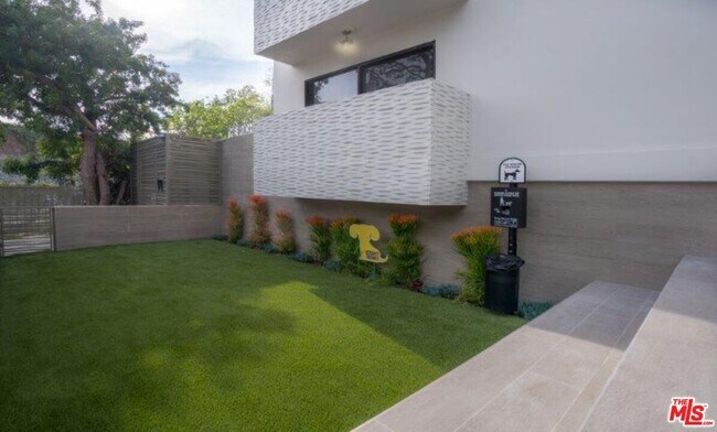 Building Photo - 11235 Richland Ave