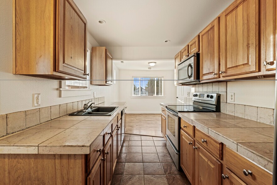 Building Photo - 2506 NE Franklin St