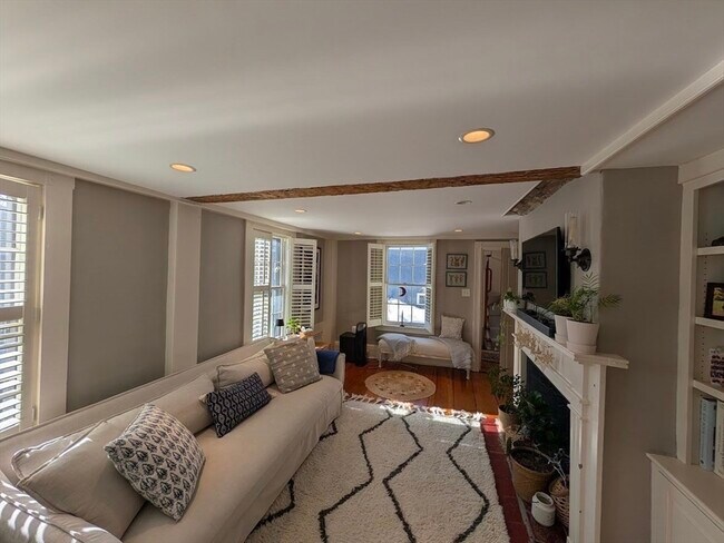 Building Photo - 15 Washington St