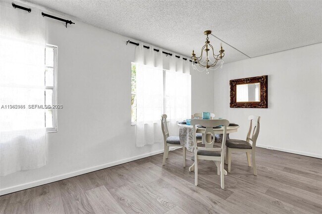 Building Photo - 400 SW 134th Way