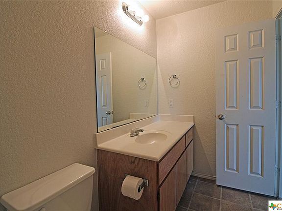 Building Photo - 3901 Captain Dr