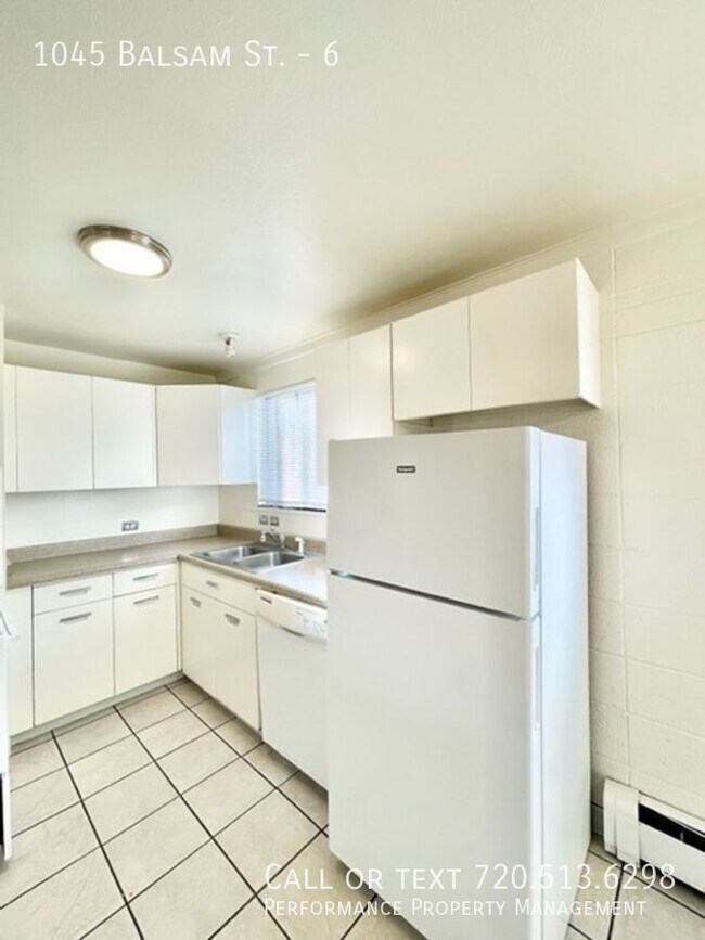 Building Photo - 1045 Balsam St