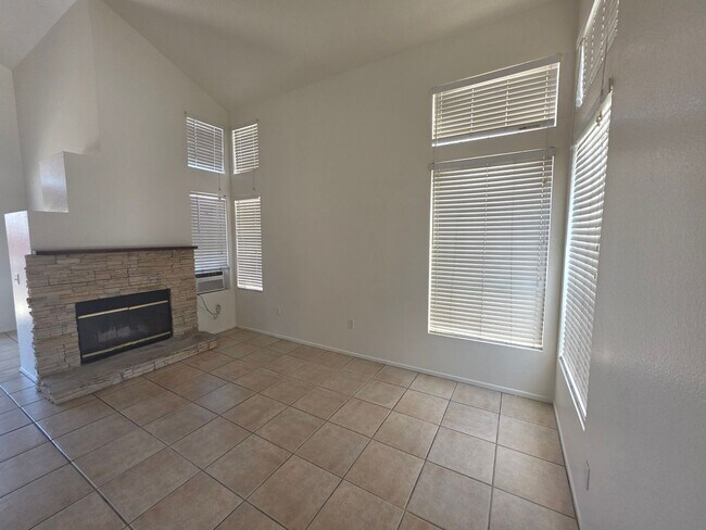 Building Photo - 1354 Carriage Ln