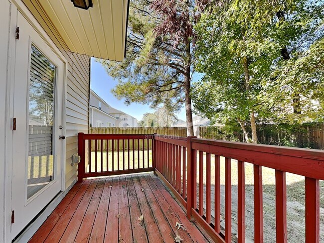 Building Photo - 25 Concordia Ct