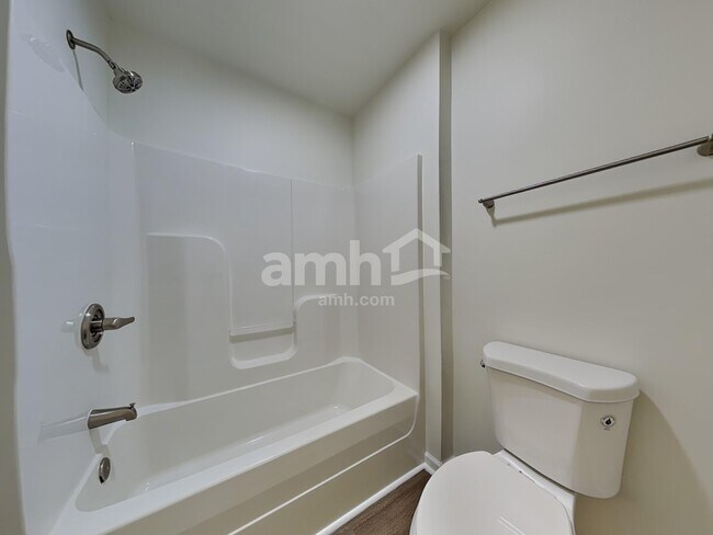 Building Photo - 1801 Point Wood Dr