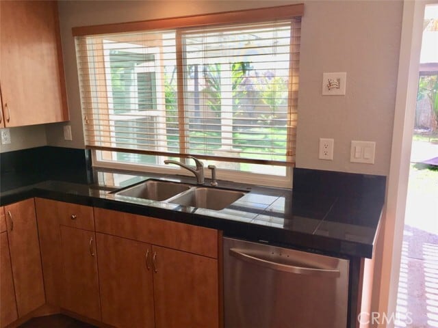 Building Photo - 45 Desert Thorn