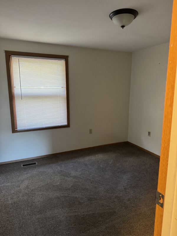 Building Photo - 1583 Highland Park Dr