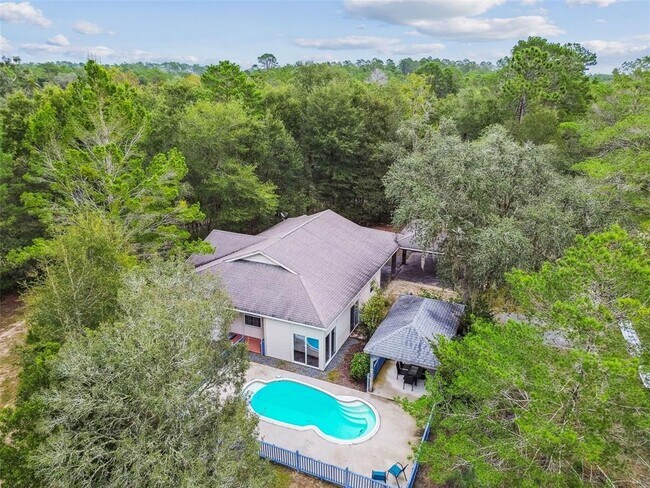 Building Photo - 16453 Pawnee Dr