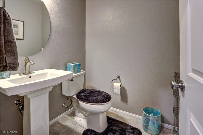 Building Photo - 2875 Cabrillo Terrace St