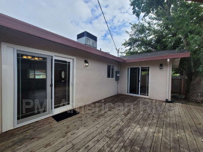 Building Photo - 7948 Glen Stone Ave