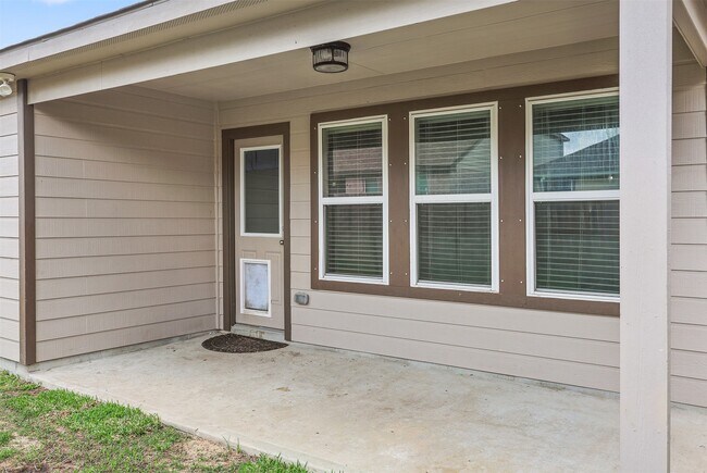 Building Photo - 2214 Sand Lily Dr