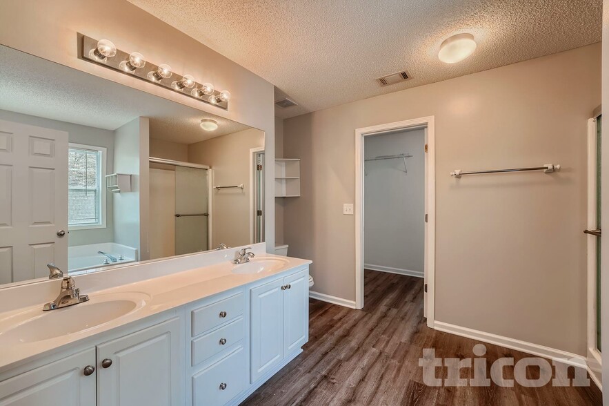 Building Photo - 3790 Village Main St