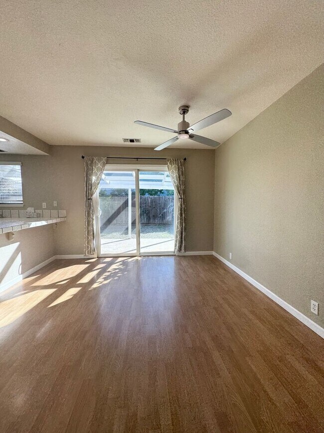 Building Photo - Beautiful home in Parkwood Estates