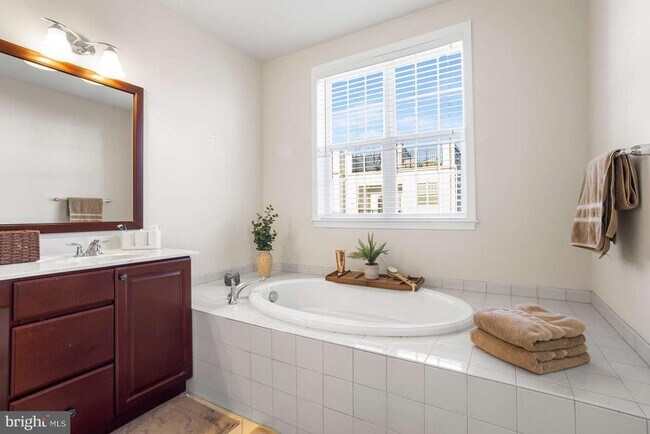 Building Photo - 101B Jay Alley