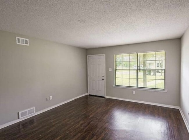 Building Photo - Duplex