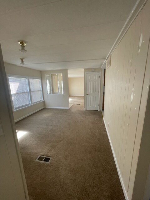 Family room - 3302 Philadelphia Rd