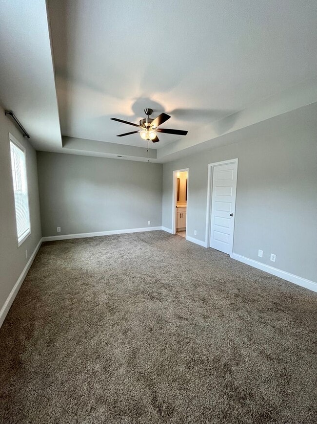 Building Photo - ** COMING SOON ** Beautiful Large Home in Great Location