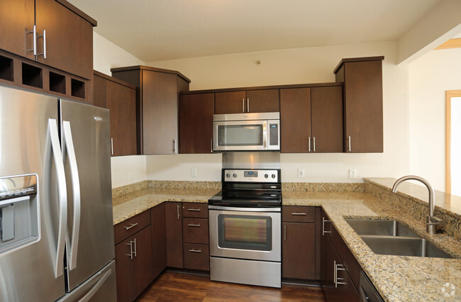 Renovated Kitchens in Select Units - The Franklin