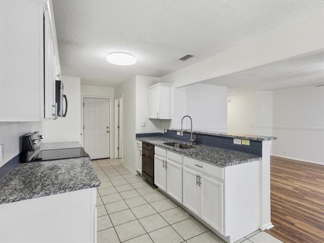 Building Photo - 4305 Falcon Dr