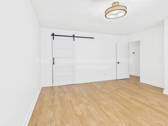 Building Photo - 236 Huntstree Pl