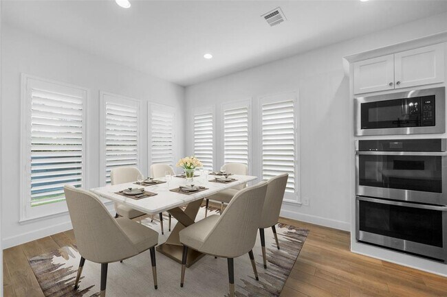 Building Photo - 706 Carina Gaze Ct