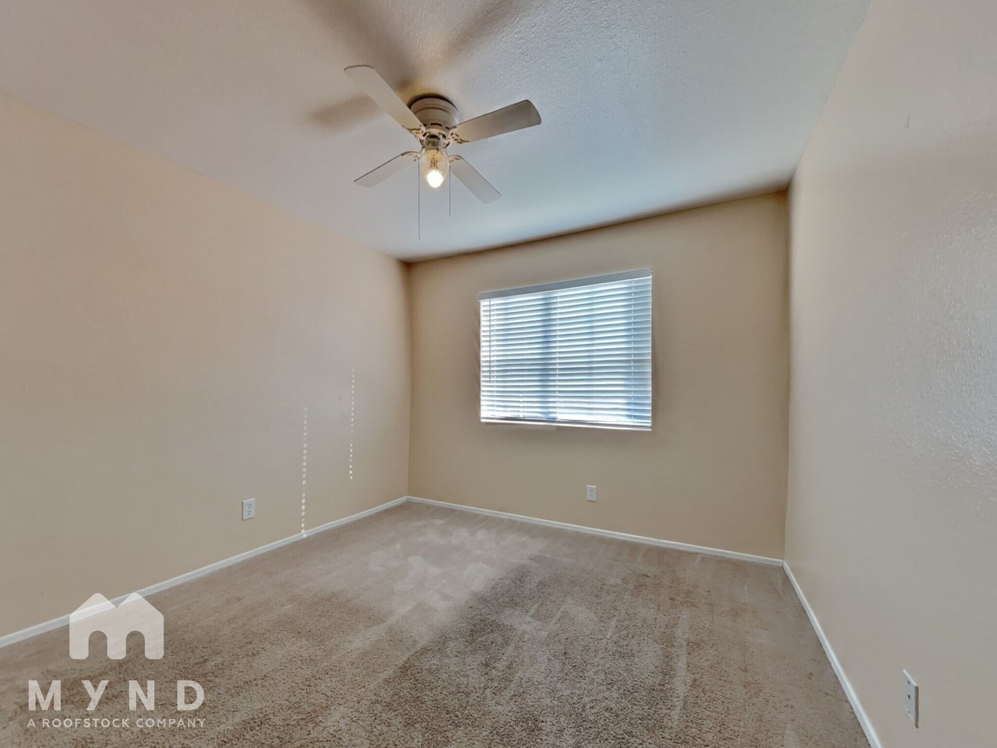 Building Photo - 3696 W Sunglade Dr