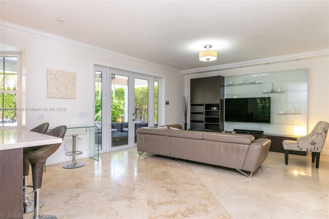 Building Photo - 2564 Jardin Ct