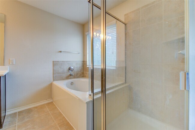 Building Photo - 6442 Haywards Crossing S Cir