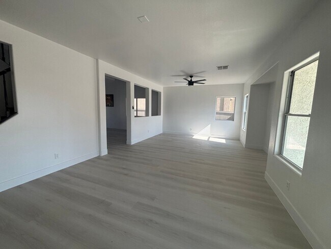 Building Photo - Spacious 4Br/3Ba Home in Galena Pointe – in North Las Vegas
