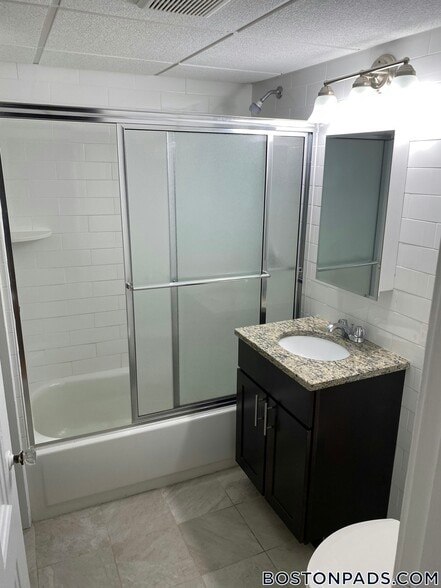 Building Photo - 62 Boylston St