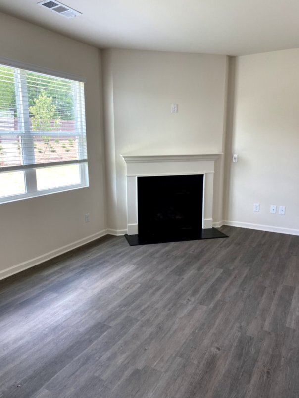 Building Photo - 5420 BARBERRY AVENUE