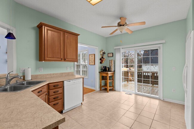 Building Photo - Home in Waterfront Community