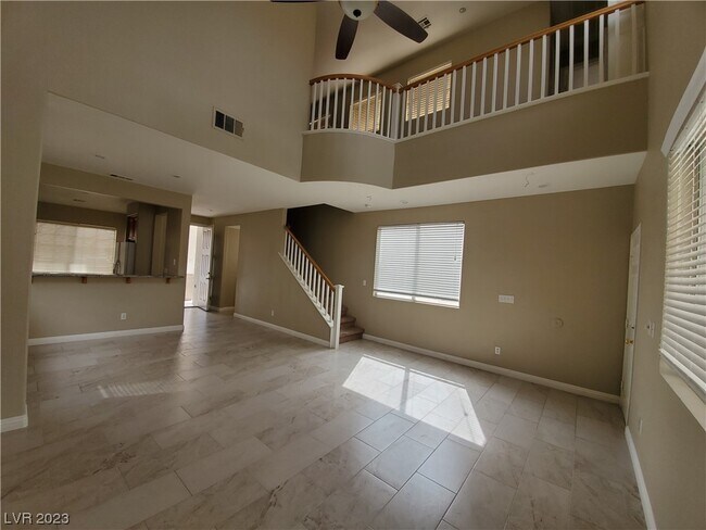 Building Photo - 9851 Altadena St