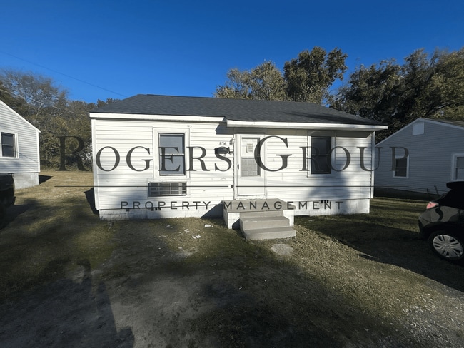 Primary Photo - 836 Lamb St