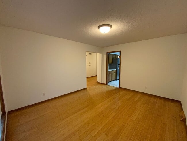 Building Photo - 203-203 Briarcrest Ct