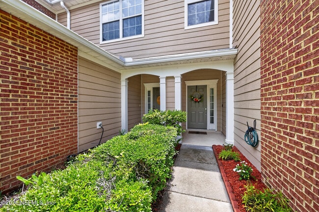Building Photo - 4166 Highwood Dr