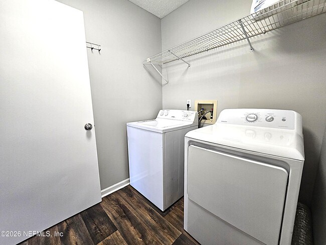 Building Photo - 10526 Anchorage Cove Ln