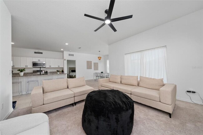 Building Photo - 5864 Bovine Dr