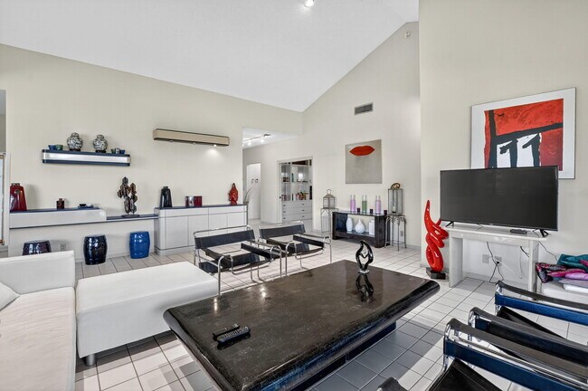 Building Photo - 7623 Cinebar Dr