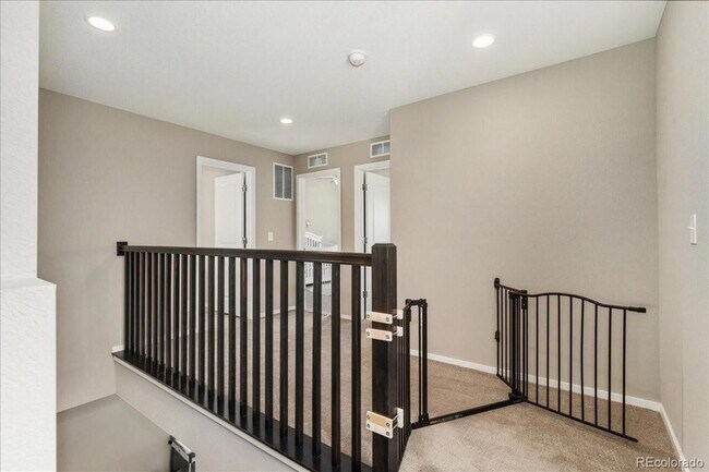 Building Photo - 4827 Mt Shavano St
