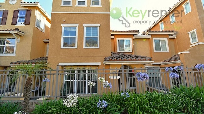 Building Photo - Townhouse in the heart of San Elijo Hills |  San Marcos