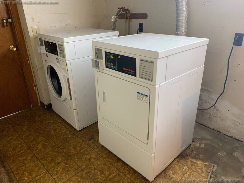 Building Photo - 194 Fairmount Ave