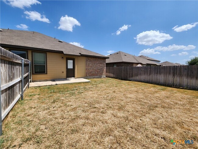 Building Photo - 712 Creekside Cir