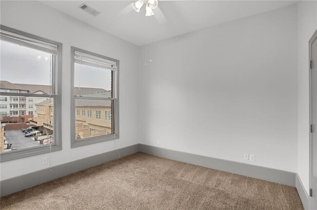 Building Photo - 745 Fountainhead Ln NE